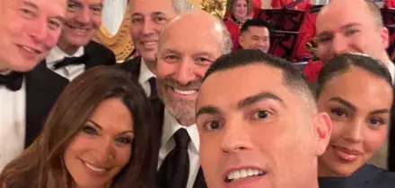 Cristiano Ronaldo a cena con Musk, Infantino e Bin Salman alla Casa Bianca. Trump lo ringrazia: “Ora mio figlio mi rispetterà un po’ di più”