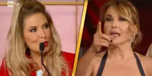 “Scostumata”, “Stai rosicando, non dici mai la verità”: volano stracci tra Barbara D’Urso e Selvaggia Lucarelli a “Ballando con le stelle”