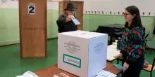 Elezioni regionali in Campania, Puglia e Veneto: si vota fino alle 15, poi lo spoglio. In forte calo l’affluenza | Diretta
