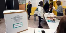 Regionali, crolla l’affluenza alle 23: -13% in Veneto, forte calo anche in Puglia e Campania. Urne aperte fino alle 15