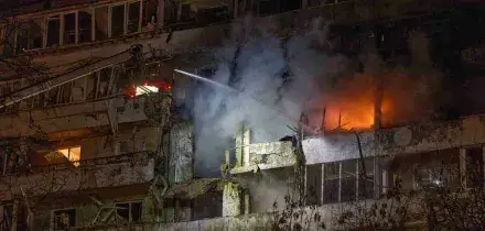 Ucraina, nuovo piano Usa-Kiev in 19 punti. Raid russo su Kiev con missili e droni: almeno 6 morti