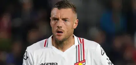 Svaligiata la villa di Vardy durante Cremonese-Roma, portati via gioielli e orologi: il bottino