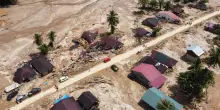 Il sud est asiatico messo in ginocchio dalle alluvioni: almeno 1200 morti tra Indonesia, Sri Lanka e Thailandia