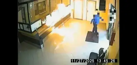 Dà fuoco al Comune di Gioia Tauro e al container di un cantiere edile: incastrato dalle telecamere – Video