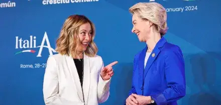 Migranti, l’Ue vota sui Paesi terzi sicuri. Ma la “fortezza” immaginata da von der Leyen finirà nei tribunali, ecco perché