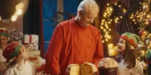 “Sono 150 anni che ve lo racconto, è sempre la stessa storia”: lo spot di Iginio Massari per il suo panettone fa discutere
