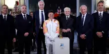 Milano-Cortina, la fiamma olimpica arriva al Quirinale accolta da Mattarella. La tedofora Paolini: “Un privilegio”
