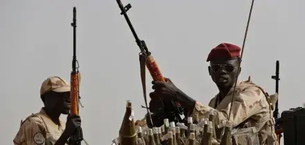 Droni colpiscono un asilo in Sudan: almeno 50 morti, tra cui 33 bimbi