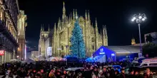 Capodanno a Milano blindato: massimo 4.500 persone in piazza Duomo e fuochi d&rsquo;artificio vietati. Telecamere di sicurezza in Galleria Vittorio Emanuele II