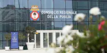 Via libera al salario minimo negli appalti in Puglia. La Consulta respinge il ricorso del governo Meloni contro la Regione
