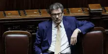 Manovra, Lega di traverso: il governo sfiora la crisi e si rimangia tutto il pacchetto pensioni. Le opposizioni: &ldquo;Implodono, Giorgetti lasci&rdquo;