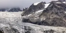Il ghiaccio si scioglie e la vetta si abbassa, l&rsquo;allarme sul Monte Bianco: &ldquo;Impatto inaspettato&rdquo;