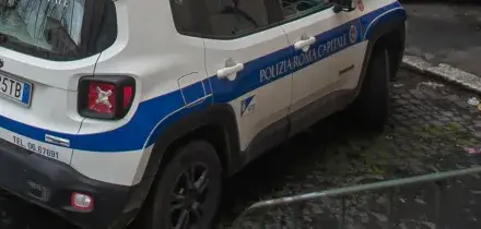 Anziana di 86 anni uccisa e investita a Roma mentre attraversava la strada: alla guida una 70enne