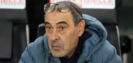 Maurizio Sarri operato al cuore: il comunicato della Lazio. Come sta l&rsquo;allenatore