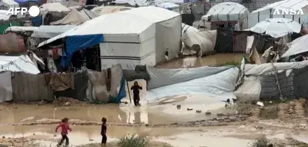 Gaza &egrave; di nuovo sott&rsquo;acqua, allagato il campo profughi dei palestinesi sfollati &ndash; Video