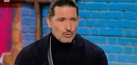 &ldquo;C&rsquo;&egrave; stato un periodo in cui il sesso &egrave; stato una droga per me, andavo anche con 3/4 donne in poche ore. In fondo cercavo mia mamma&rdquo;: lo confessa Walter Nudo