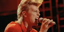 David Bowie moriva dieci anni fa: artista unico che ha riscritto le regole della musica, dell&rsquo;arte e dell&rsquo;identit&agrave;