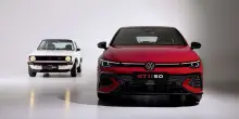 Volkswagen in festa, la Golf GTI compie i suoi primi cinquant&rsquo;anni