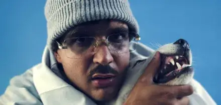 &ldquo;Ci siamo evoluti discutendo con le forze dell&rsquo;ordine, di quanto la politica non faccia un ca**o&rdquo;. Ecco come Geolier &egrave; riuscito sfornare il suo miglior album &ldquo;Tutto &egrave; possibile&rdquo; con la benedizione di Pino Daniele