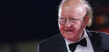 &ldquo;Tutto per colpa della frase sulla f**a&rdquo;, Massimo Boldi rimosso dalla lista dei tedofori delle Olimpiadi dopo l&rsquo;intervista al Fatto Quotidiano