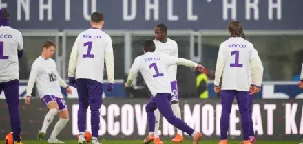 Bologna-Fiorentina, l&rsquo;omaggio a Rocco Commisso. De Gea: &ldquo;Come se fosse qui con noi&rdquo;