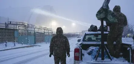 Ucraina, missili russi sulle infrastrutture energetiche. Aiea: &ldquo;Colpite sottostazioni fondamentali, Chernobyl senza alimentazione esterna&rdquo;