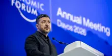 Zelensky incontra Trump e annuncia il primo trilaterale con Mosca. Critiche all&rsquo;Europa: &ldquo;Non ha volont&agrave; politica verso Putin&rdquo;
