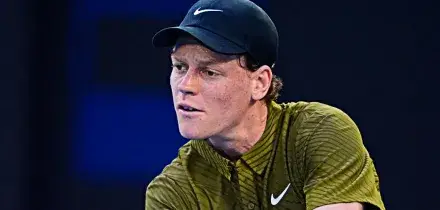 Australian Open, Sinner sfida Duckworth: l&rsquo;azzurro parte bene al servizio &ndash; La diretta del match