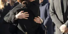 Da Anne Hathaway a Anna Wintour e Donatella Versace: l&rsquo;addio della moda a Valentino. Le immagini dei vip presenti al funerale &ndash; VIDEO