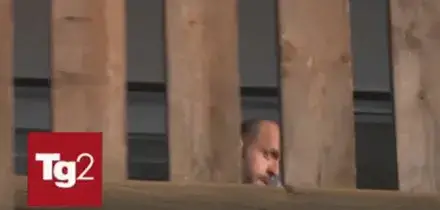 Jacques Moretti &egrave; nella sua villa vicino a Crans-Montana dopo la scarcerazione. I parenti delle vittime: &ldquo;Frustrazione&rdquo;