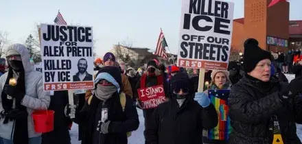 Minneapolis, testimoni: &ldquo;Alex Pretti era disarmato quando &egrave; stato ucciso dall&rsquo;Ice&rdquo;. Nyt: &ldquo;In mano aveva un cellulare, non una pistola&rdquo;