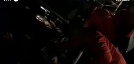 Affonda traghetto nelle Filippine, 18 morti e 24 dispersi nel naufragio: il video dei soccorsi