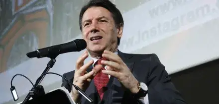 Conte contro Tajani: &ldquo;Vuole togliere le indagini ai pm? Lo diceva gi&agrave; Berlusconi: i politici vogliono proteggere se stessi&rdquo;