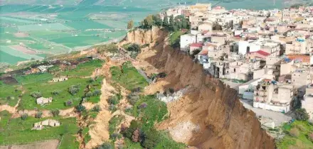 Niscemi, per il dissesto in Sicilia c&rsquo;erano 99 milioni del Pnrr: la citt&agrave; non ha presentato progetti. Schifani: &ldquo;Dal Comune mai una richiesta in 9 anni&rdquo;