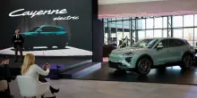 La Macan elettrica frena le vendite di Porsche Italia, meno 12% nel 2025