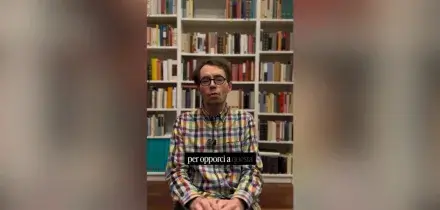 &ldquo;Sondaggio rivolto agli studenti per segnalare i docenti di sinistra. Io lo sono, schedatemi&rdquo;: la video-denuncia di un prof