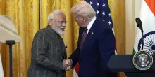 Trump annuncia accordo commerciale con l&rsquo;India: &ldquo;Modi non acquister&agrave; pi&ugrave; petrolio russo. Da oggi dazi al 18%&rdquo;