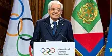 &ldquo;Chiediamo rispetto della tregua olimpica. Lo sport faccia tacere le armi&rdquo;: Mattarella apre i Giochi di Milano-Cortina