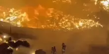 Incendi boschivi: in Italia raddoppia la superficie in fumo. Nel 2025 bruciata un&rsquo;area grande come la provincia di Pistoia