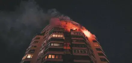 Attacco russo notturno su Kiev: oltre 50 missili e 700 droni sulla capitale Ucraina. Poi l&rsquo;allerta aereo per i missili Oreshnik