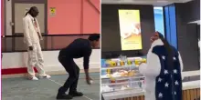 &ldquo;Ha giocato a bocce con mio pap&agrave;&rdquo;. L&rsquo;hamburger da McDonald&rsquo;s e lo gnocco fritto alla Balera dell&rsquo;Ortica: Snoop Dogg star delle Olimpiadi