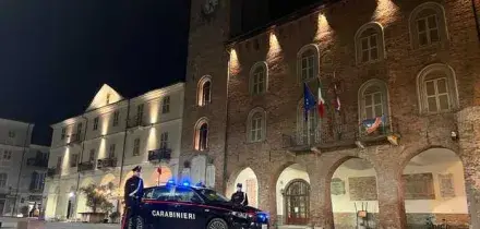 17enne uccisa e gettata in un torrente in provincia in Asti: residenti assediano casa di un giovane del posto con problemi psichiatrici