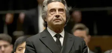 &ldquo;Oggi il mondo &egrave; agghiacciante: si dicono menzogne quando si dice di volere la pace. Vedo violenza, la gente per strada non si saluta&rdquo;: il maestro Muti amareggiato