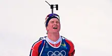 &ldquo;Sivert, Sivert&rdquo;: le lacrime di Botn dopo l&rsquo;oro nel biathlon e la dedica all&rsquo;amico Bakken, trovato morto in camera