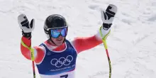 Olimpiadi, lo svizzero von Allmen fa la storia: con la vittoria in super-g conquista tre medaglie d&rsquo;oro nella stessa edizione
