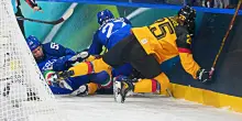 Tutto sull&rsquo;hockey, lo sport invernale dove &egrave; consentito picchiarsi (ma con penalit&agrave;)