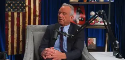 &ldquo;Non ho paura dei germi, sniffavo cocaina sulla tavola del wc&rdquo;: le lezioni di igiene del segretario della Salute Usa Kennedy jr