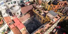Napoli, incendio al teatro Sannazaro: danni per 60-70 milioni di euro. I proprietari alle istituzioni: &ldquo;Non ci abbandonate&rdquo;