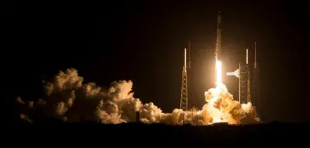 &ldquo;Picco di litio nell&rsquo;alta atmosfera dopo un lancio SpaceX&rdquo;, lo studio tedesco sul rientro del Falcon 9