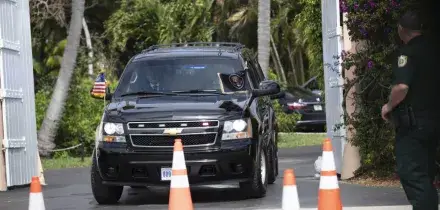 Giovane armato entra a Mar-a-Lago: ucciso dal secret service. Trump si trovava alla Casa Bianca